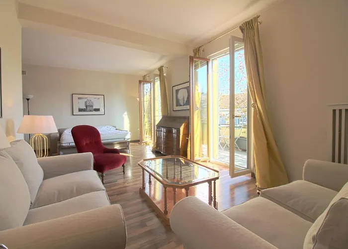Montenapoleone - Sant Andrea Charme Penthouse Milano