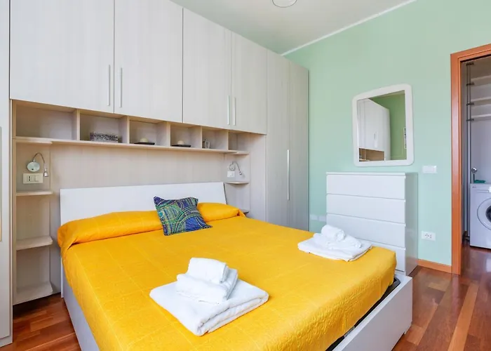 Savona District Terrace Flat * Милан