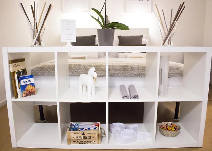 Center White Apartment