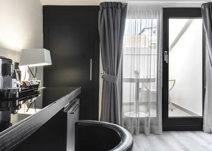 Hotel Lhp Napoleon