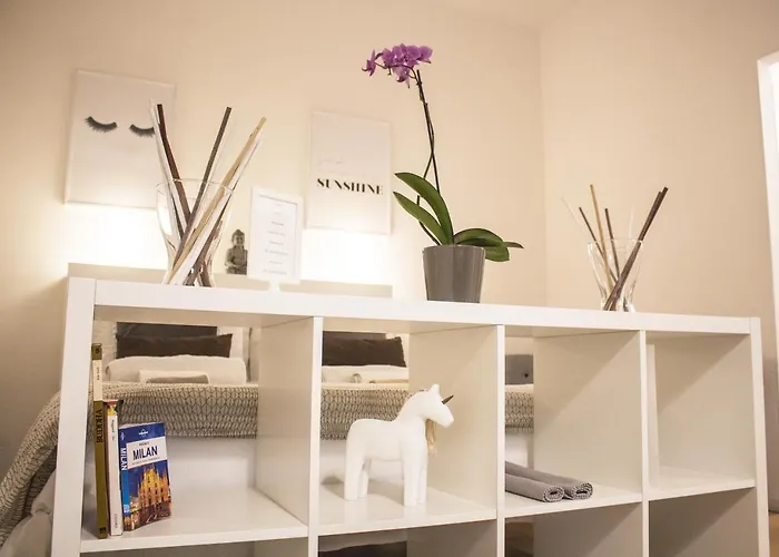 Center White Apartment