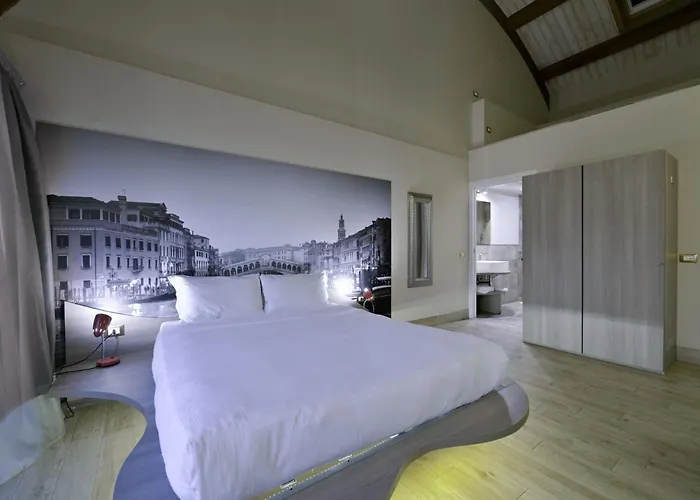 Hotel Seven