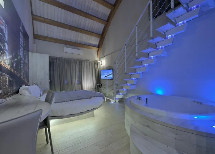 Hotel Seven