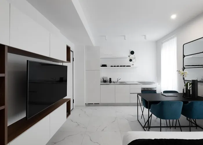 Joivy Boutique Farneti 4* Milano