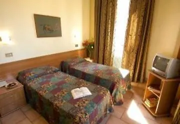 Bogart Hotel 2*