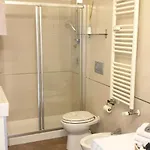 Con Due Da Letto Max 8 Persone Maciacchini Wi Fi Gratuito Moderno Bella Vista Nuova Gestione Apartment Milan