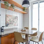 Two-bedroom Near Corso Indipendenza Daire *