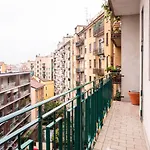 Two-bedroom Near Corso Indipendenza Daire Milano