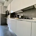 Bright 4-bedroom Near San Siro Apartman Milánó