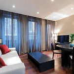 Apartamento Retreats Duomo Milão