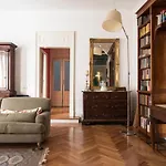 Διαμέρισμα Sophisticated Near Duomo *