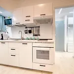 Suzzani 273 Hotel *