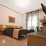 Studi Hotel 3*
