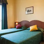Hotell The 2*