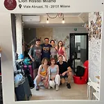 Lion & Youth Hostel *