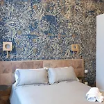 Affittacamere Household Settembrini 4*