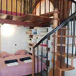 Flat Nirmala Studio-shop アパート