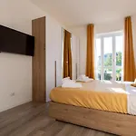 Rent - Stylish House Free Wifi-parking-airport