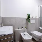 Rent - Stylish House Free Wifi-parking-airport Apartment