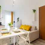 Apartment Rent - Stylish House Free Wifi-parking-airport *