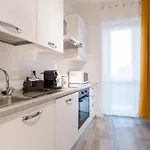 Rent - Stylish House Free Wifi-parking-airport *