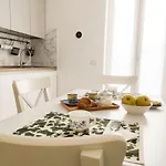 Апартаменты Primaticcio 6 *