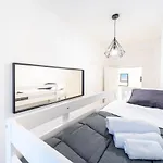 Sansiro Luxury Wi-fi & Netflix *