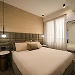 Luxury & Central 아파트