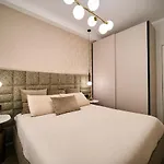 아파트 Luxury & Central