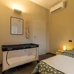 Modern & Bright 2 Bedroom Flat 50m From M4 Stop Apartament *
