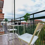 Apartament Modern & Bright 2 Bedroom Flat 50m From M4 Stop