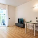 Emotichome 8 E 9 Flexyrent Studio アパート *