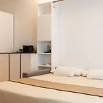 Emotichome 8 E 9 Flexyrent Studio アパート ミラノ