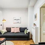 Gold & Platinum Garibaldi Executive Apartment