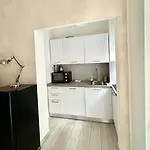 Lovely 2 With Small Garden Milan