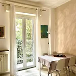 Lovely 2 With Small Garden Milan