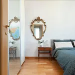 Apartment Two Spacious Bedrooms 1 Minute To Metro Stop