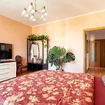 Two Spacious Bedrooms 1 Minute To Metro Stop Milan