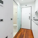 Stile E Comodità Nel Vivace Centro Di Apartamento Milão