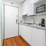 Stile E Comodità Nel Vivace Centro Di Apartamento