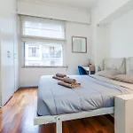 Apartamento Stile E Comodità Nel Vivace Centro Di *