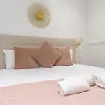Πανσιόν Leia Hospitality 3*