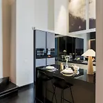 The Rent - Refined Loft In Downtown Apartment *