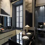 The Rent - Refined Loft In Downtown Apartment *