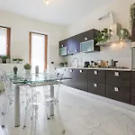 아파트 Urban Elegance Station W/private Garage *