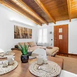 Tar5 -20 Minutes From Duomo- Design-elegant Apartment Milan