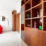 Guesthost - Piazzale Brescia- Cosy With Balcony *
