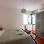 Daniele Flat - Free Wi-fi & M4 Metro Daire
