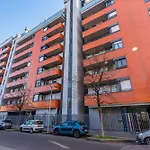 Daire Daniele Flat - Free Wi-fi & M4 Metro *