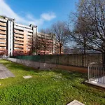 Daire Daniele Flat - Free Wi-fi & M4 Metro